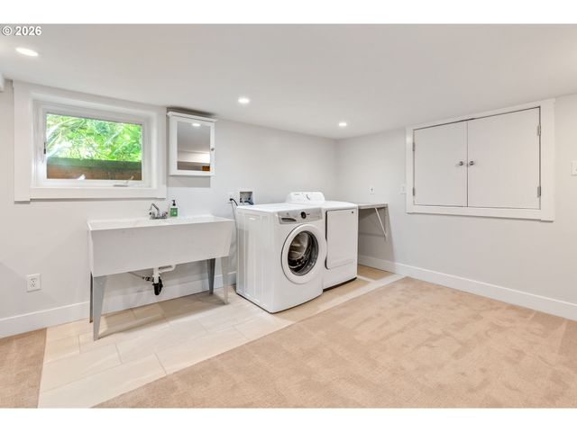 5131 Se MADISON St, Portland, OR 97215
