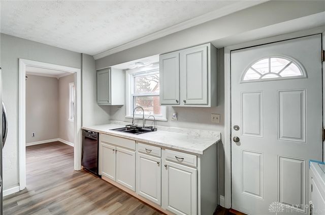 1029 Wilmington Avenue, Dayton, OH 45420