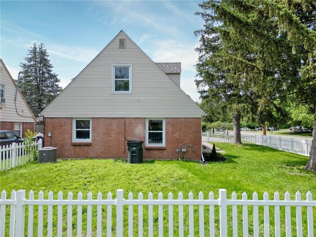 1029 Wilmington Avenue, Dayton, OH 45420