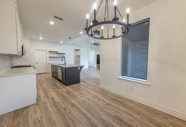 1021 N Fulton Avenue, Lubbock, TX 79416