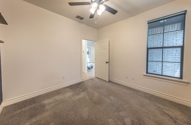 1021 N Fulton Avenue, Lubbock, TX 79416