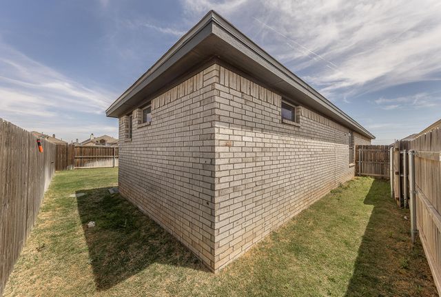 1021 N Fulton Avenue, Lubbock, TX 79416
