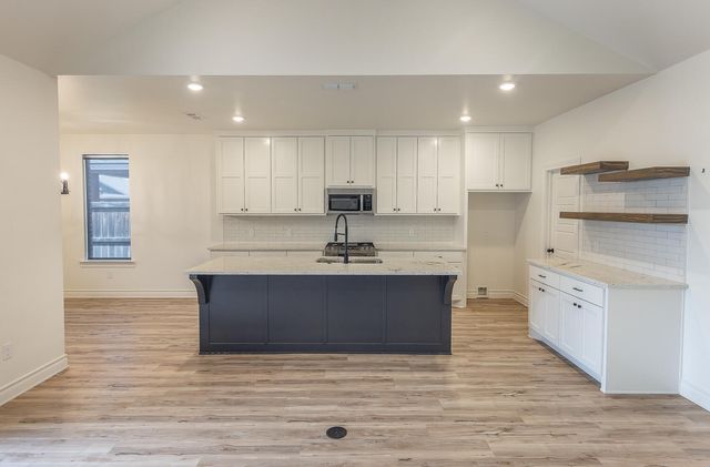1021 N Fulton Avenue, Lubbock, TX 79416