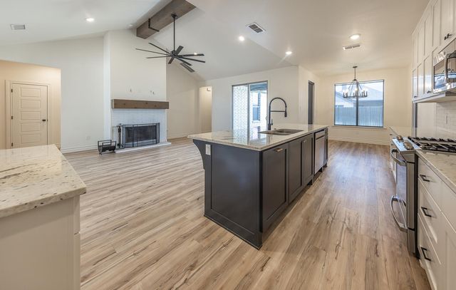 1021 N Fulton Avenue, Lubbock, TX 79416