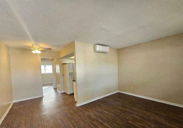 201 NW JEFFERSON CIRCLE N 2, St Petersburg, FL 33702