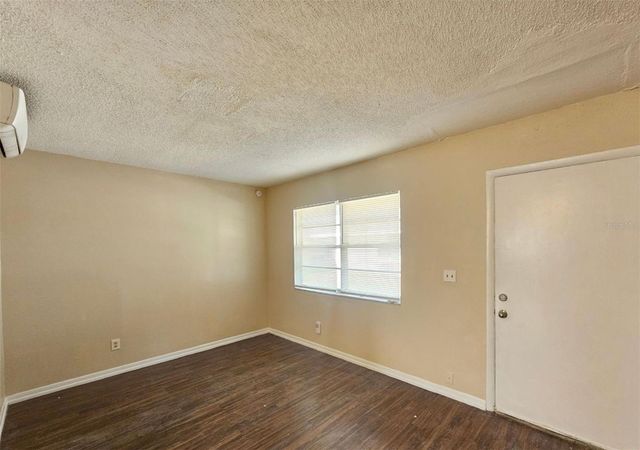 201 NW JEFFERSON CIRCLE N 2, St Petersburg, FL 33702