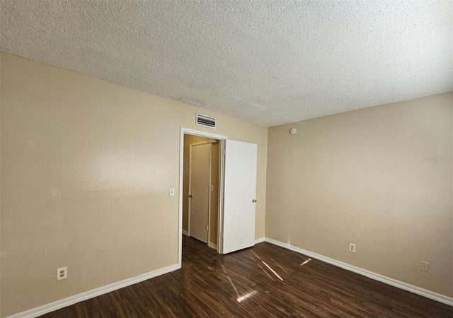 201 NW JEFFERSON CIRCLE N 2, St Petersburg, FL 33702