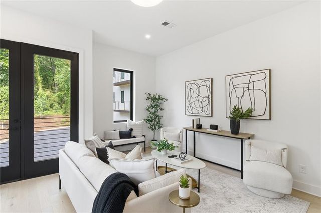 1198 Penny Lane, Atlanta, GA 30329