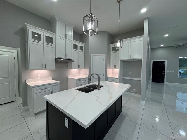 117 Lenon Avenue, Edcouch, TX 78538