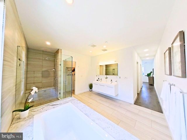 421 WALLACE ST, Philadelphia, PA 19123