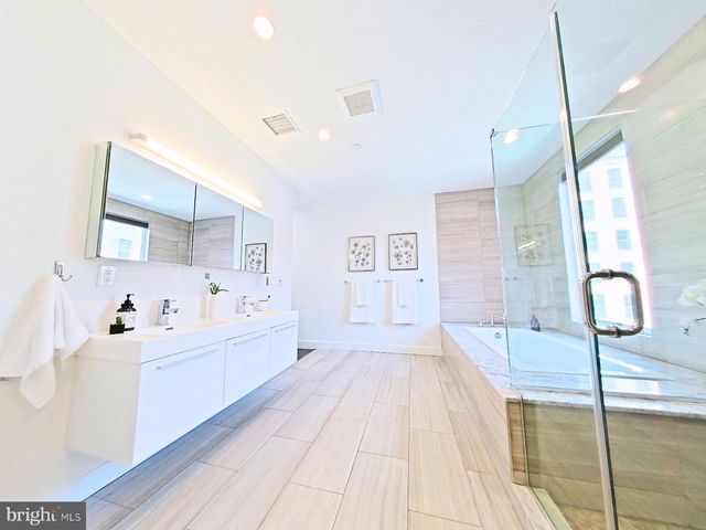 421 WALLACE ST, Philadelphia, PA 19123