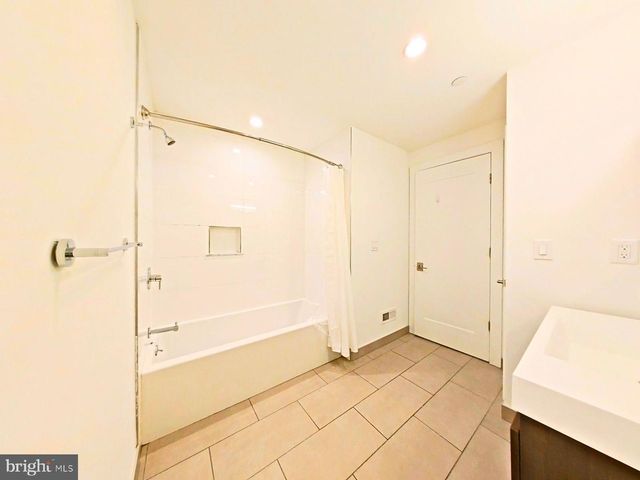 421 WALLACE ST, Philadelphia, PA 19123