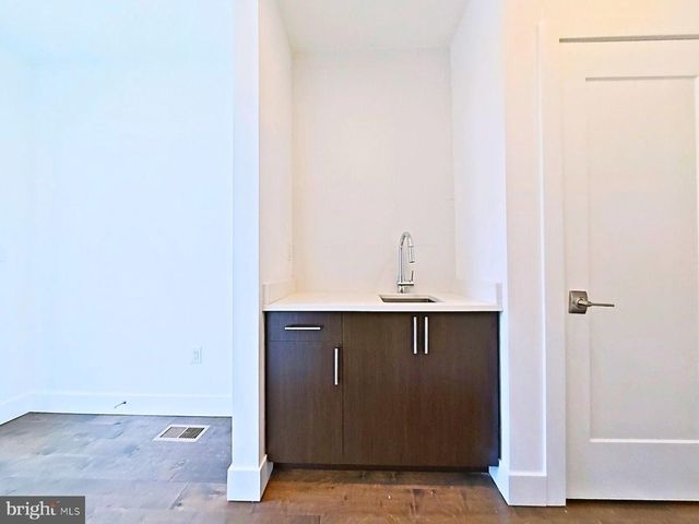 421 WALLACE ST, Philadelphia, PA 19123