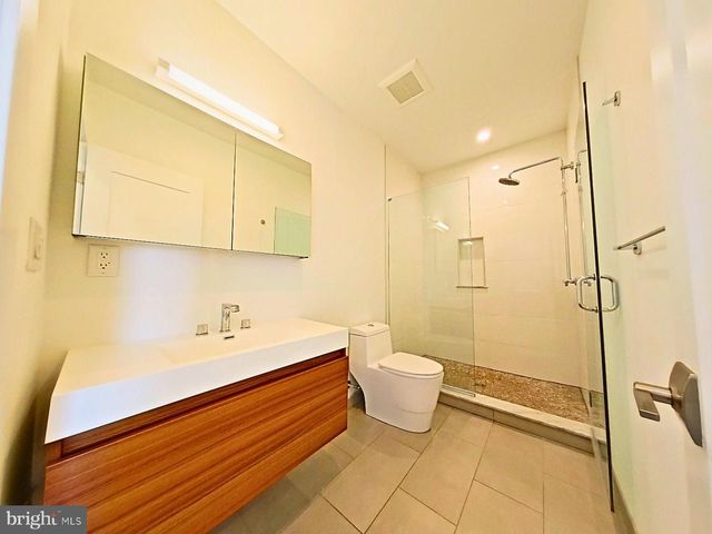 421 WALLACE ST, Philadelphia, PA 19123