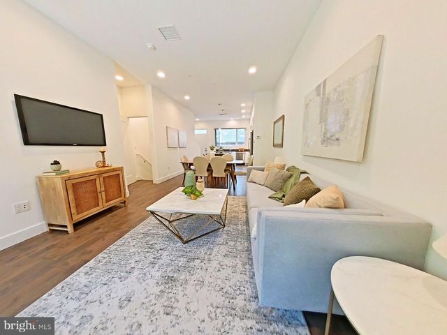 421 WALLACE ST, Philadelphia, PA 19123