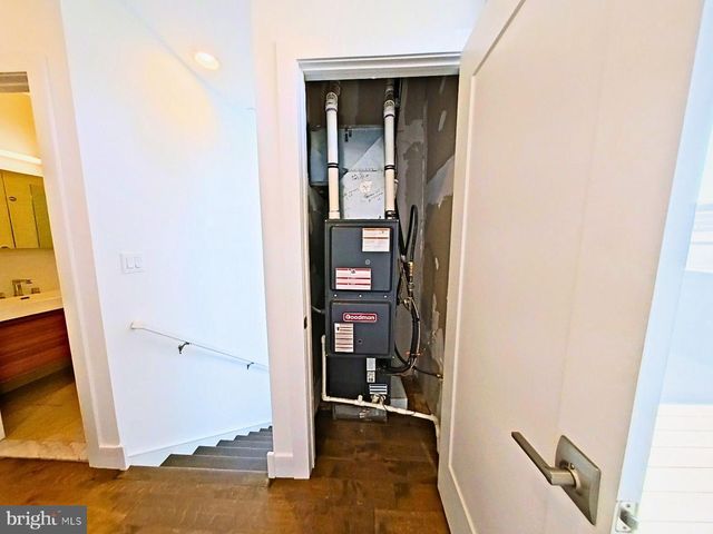 421 WALLACE ST, Philadelphia, PA 19123