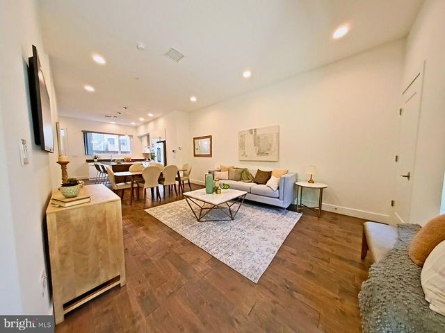 421 WALLACE ST, Philadelphia, PA 19123
