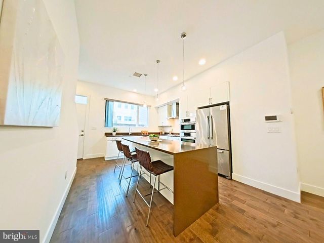 421 WALLACE ST, Philadelphia, PA 19123