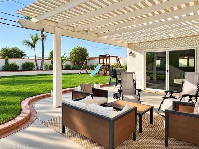 1417 Vuelta Grande, Long Beach, CA 90815