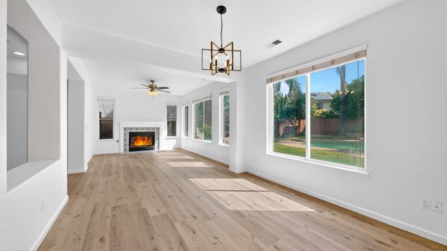 4210 Eveningside Ln, Tracy, CA 95377