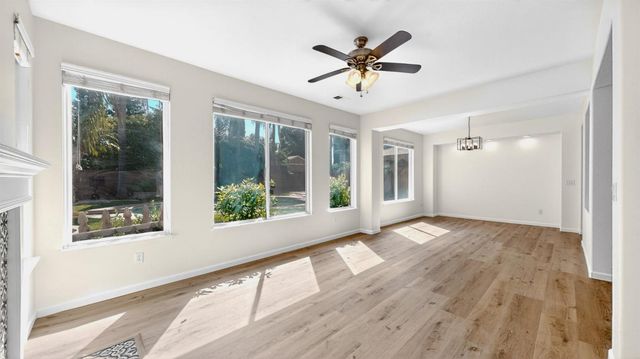 4210 Eveningside Ln, Tracy, CA 95377