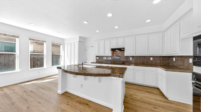 4210 Eveningside Ln, Tracy, CA 95377