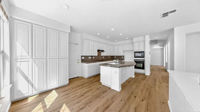 4210 Eveningside Ln, Tracy, CA 95377