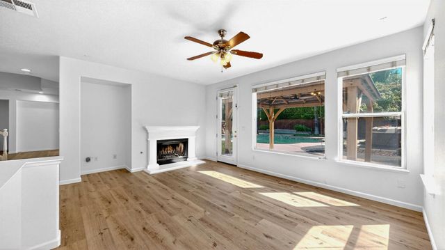 4210 Eveningside Ln, Tracy, CA 95377