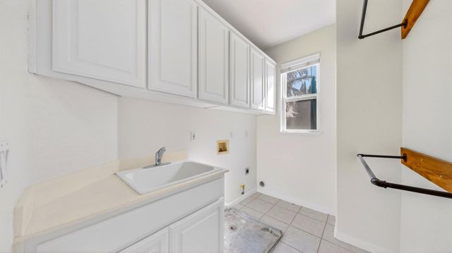 4210 Eveningside Ln, Tracy, CA 95377