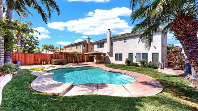 4210 Eveningside Ln, Tracy, CA 95377