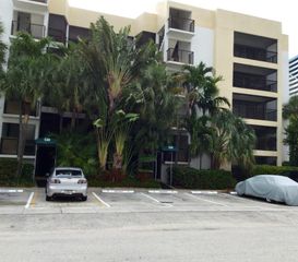 520 Orton Ave 104, Fort Lauderdale, FL 33304