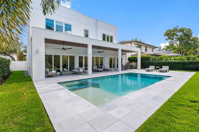 3208 W LAWN AVENUE, Tampa, FL 33611