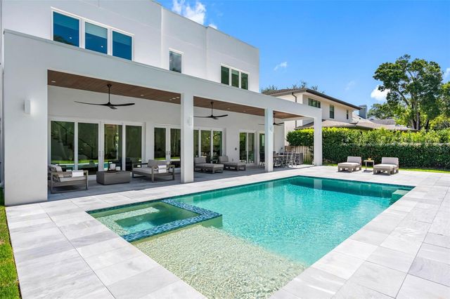 3208 W LAWN AVENUE, Tampa, FL 33611