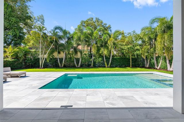 3208 W LAWN AVENUE, Tampa, FL 33611
