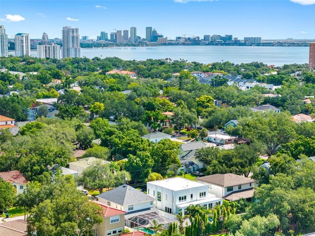 3208 W LAWN AVENUE, Tampa, FL 33611