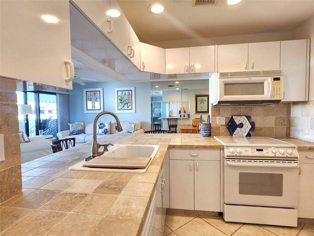 330 SE 20th Avenue 506, Deerfield Beach, FL 33441