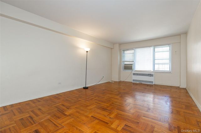 110-20 71st Road 206, Forest Hills, NY 11375