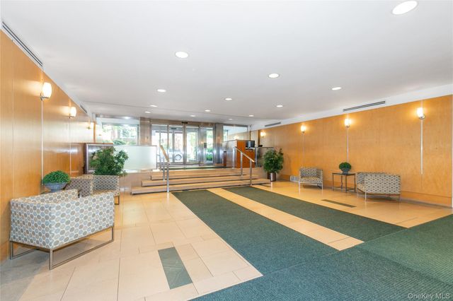 110-20 71st Road 206, Forest Hills, NY 11375