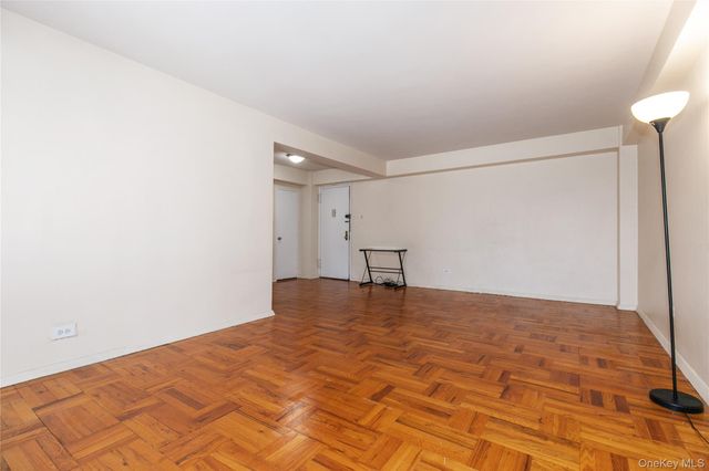 110-20 71st Road 206, Forest Hills, NY 11375