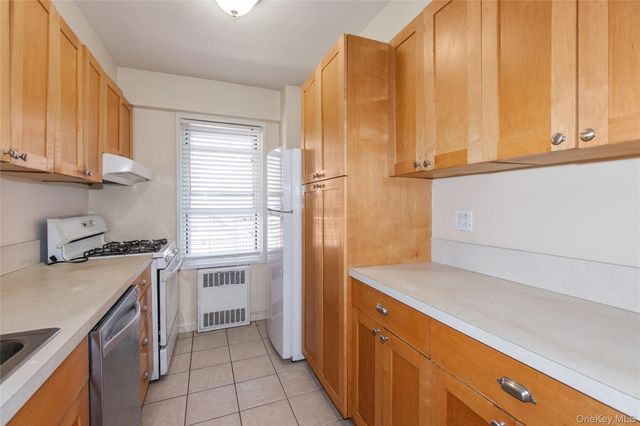 110-20 71st Road 206, Forest Hills, NY 11375