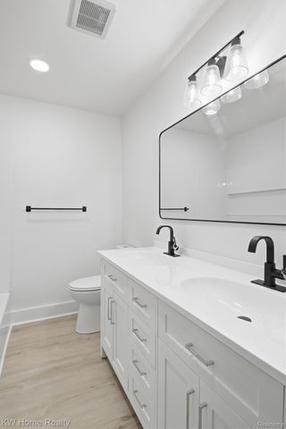 21130 Seminole Street, Southfield, MI 48033