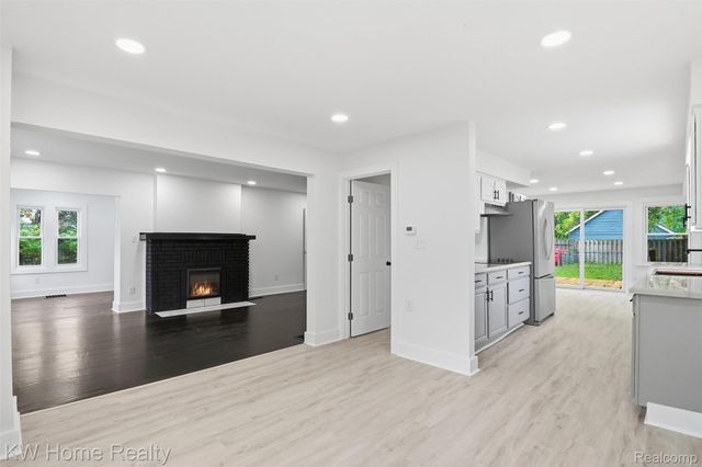 21130 Seminole Street, Southfield, MI 48033