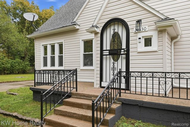 21130 Seminole Street, Southfield, MI 48033