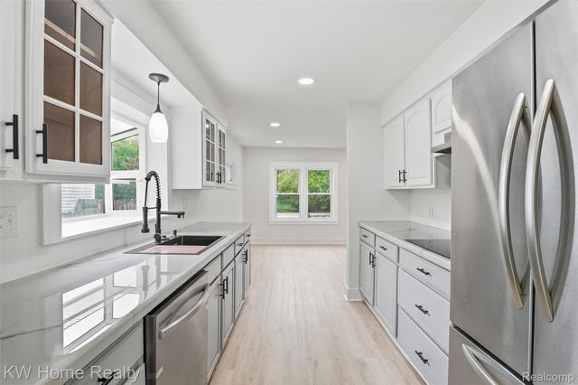 21130 Seminole Street, Southfield, MI 48033