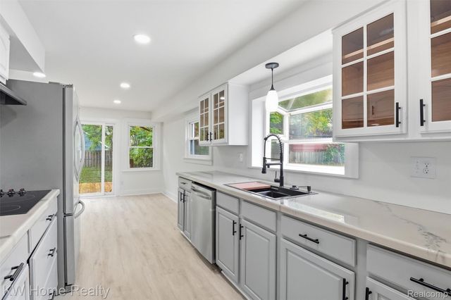 21130 Seminole Street, Southfield, MI 48033