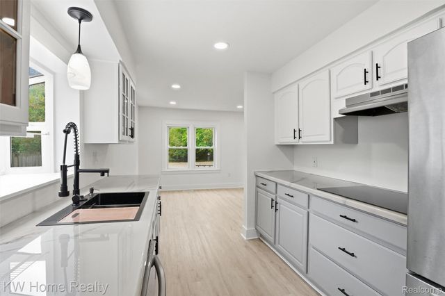 21130 Seminole Street, Southfield, MI 48033