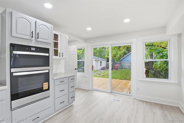 21130 Seminole Street, Southfield, MI 48033