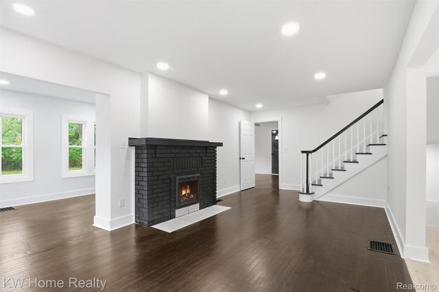 21130 Seminole Street, Southfield, MI 48033
