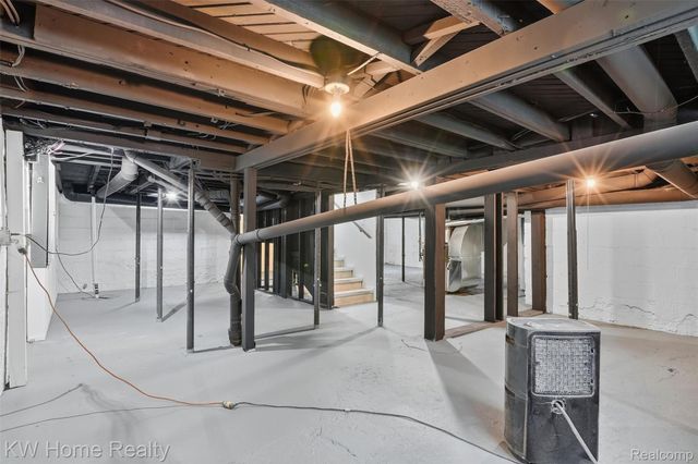 21130 Seminole Street, Southfield, MI 48033