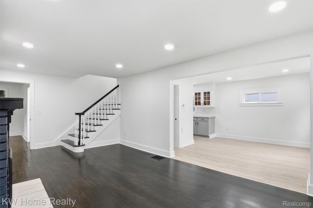 21130 Seminole Street, Southfield, MI 48033